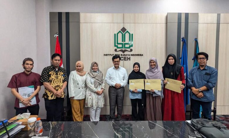 Rektor ISBI Aceh serahkan SK Pengangkatan CPNS Tahun 2023