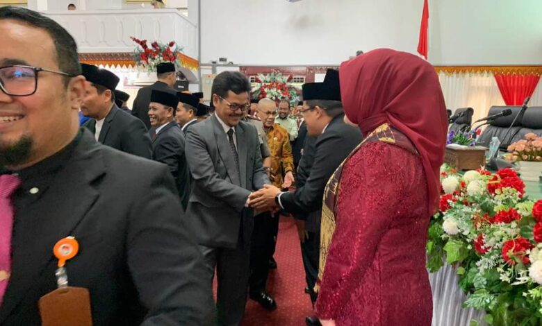 DPRK Aceh Besar Resmi Dilantik; Rektor ISBI Aceh: Mari Terus Bersinergis Membangun Aceh Besar